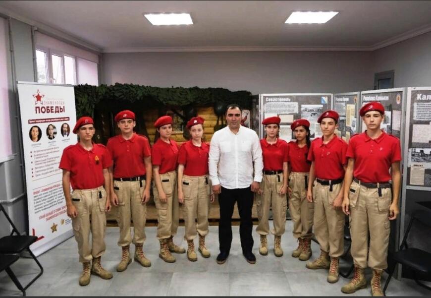 Герой России Энвер Набиев встретился с молодежью
