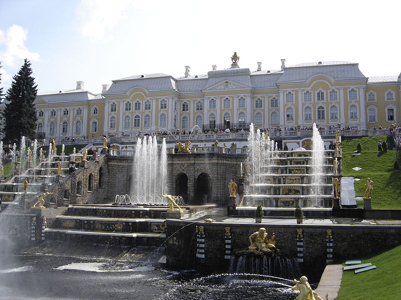 В Петергофе пущен комплекс фонтанов