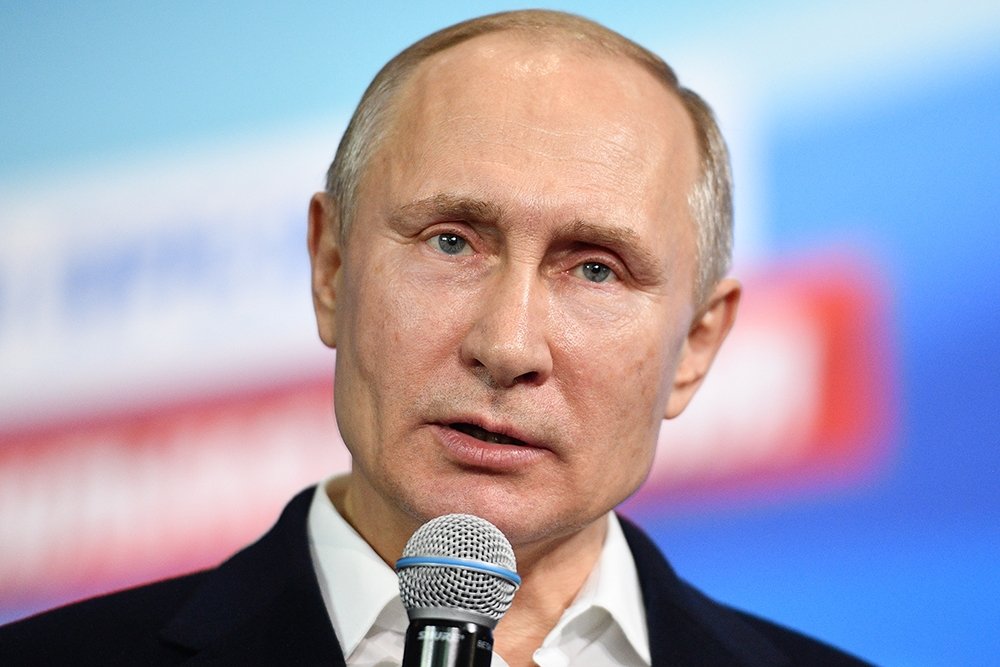 Владимир Путин поздравил граждан России с Днем Героев Отечества