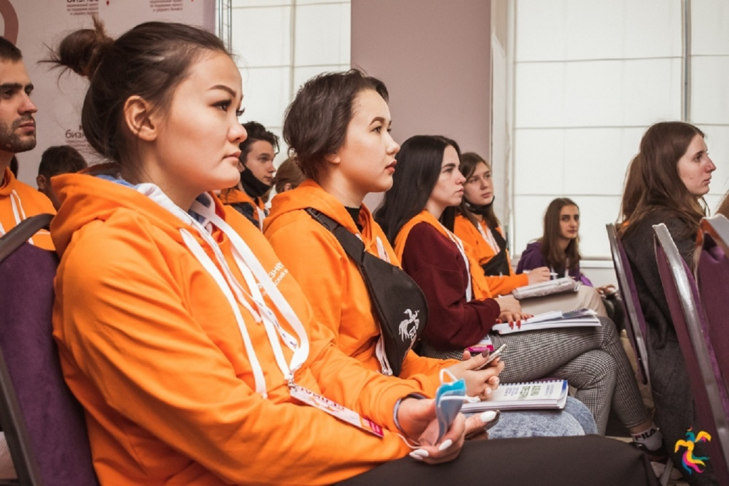 В Астрахани форум «Селиас» собрал более 400 представителей молодежи.