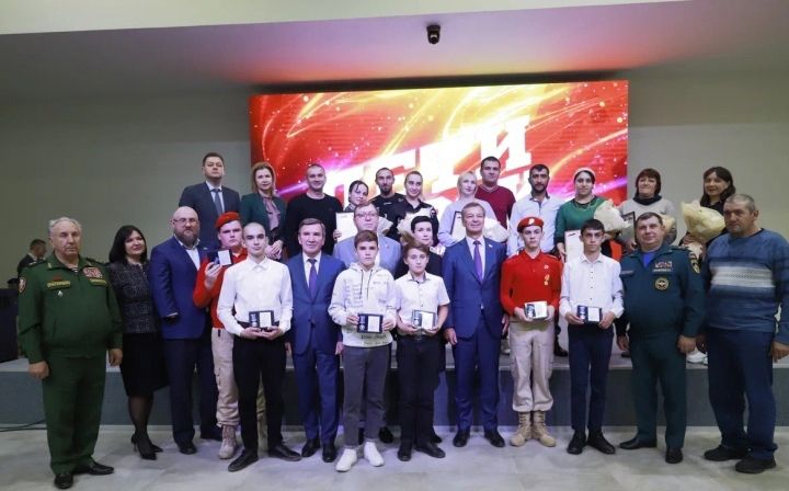 В Ростовской области медалями Совета Федерации наградили детей