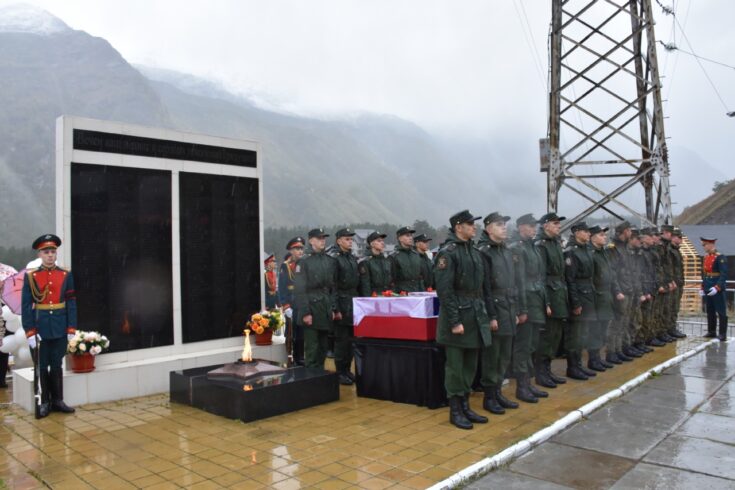 Останки красноармейцев, погибших при обороне Эльбруса, захоронили в Терсколе