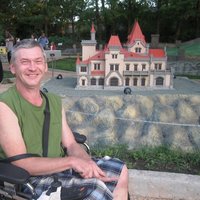 Инвалид-колясочник из Воронежа доставил гуманитарный груз защитникам России