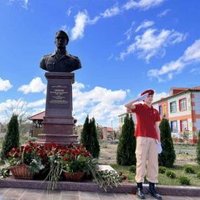 В Дагестане открыли бюст Героя России Дмитрия Серкова